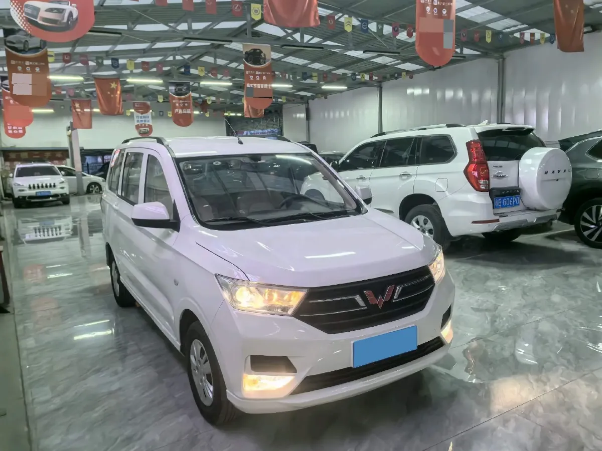 2021 WuLing HongGuang 1.5L 99HP L4 6MT,autocango,china used car exporter,china ev exporter,chinese used car exporter,chinese used ev exporter