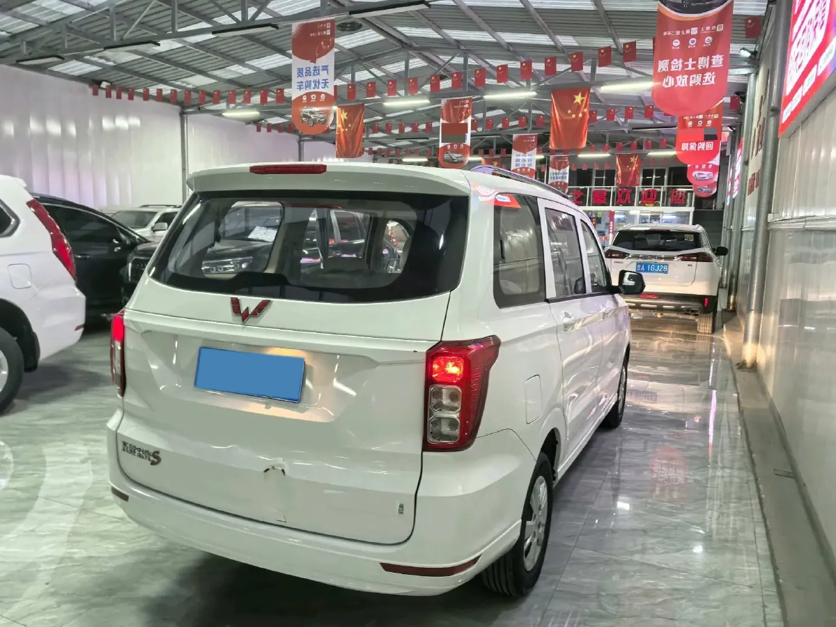 2021 WuLing HongGuang 1.5L 99HP L4 6MT,autocango,china used car exporter,china ev exporter,chinese used car exporter,chinese used ev exporter
