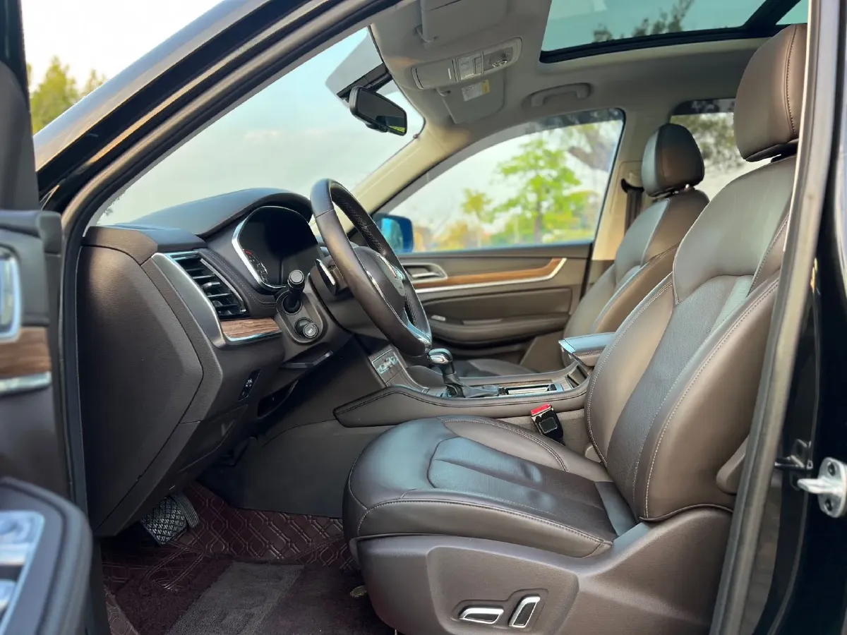 2018 Roewe RX5 2.0T 220HP L4 6DCT,autocango,china used car exporter,china ev exporter,chinese used car exporter,chinese used ev exporter