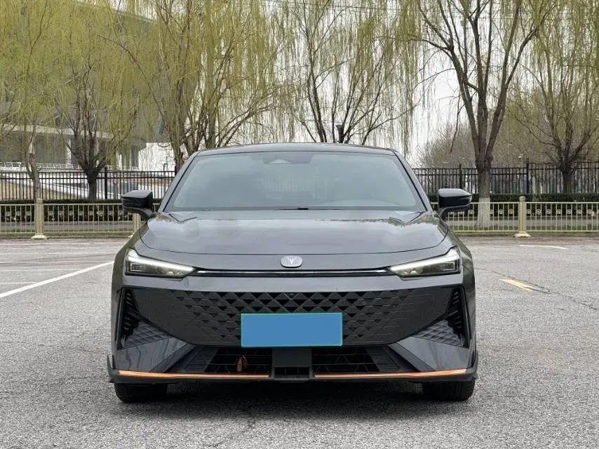 2024 ChangAn UNI-V 1.5T 188HP L4 7DCT,autocango,china used car exporter,china ev exporter,chinese used car exporter,chinese used ev exporter