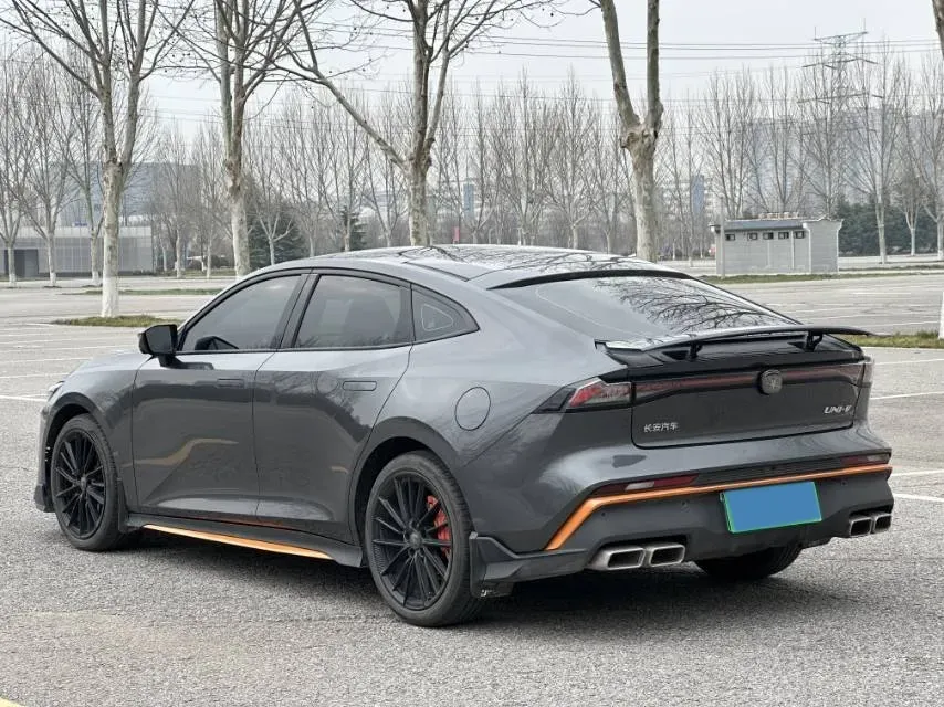 2024 ChangAn UNI-V 1.5T 188HP L4 7DCT,autocango,china used car exporter,china ev exporter,chinese used car exporter,chinese used ev exporter