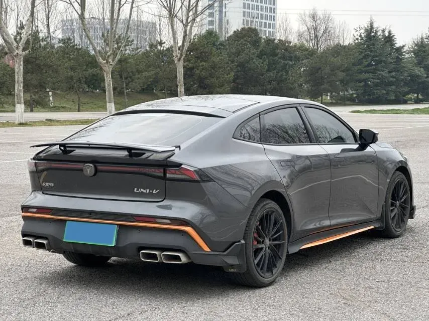 2024 ChangAn UNI-V 1.5T 188HP L4 7DCT,autocango,china used car exporter,china ev exporter,chinese used car exporter,chinese used ev exporter