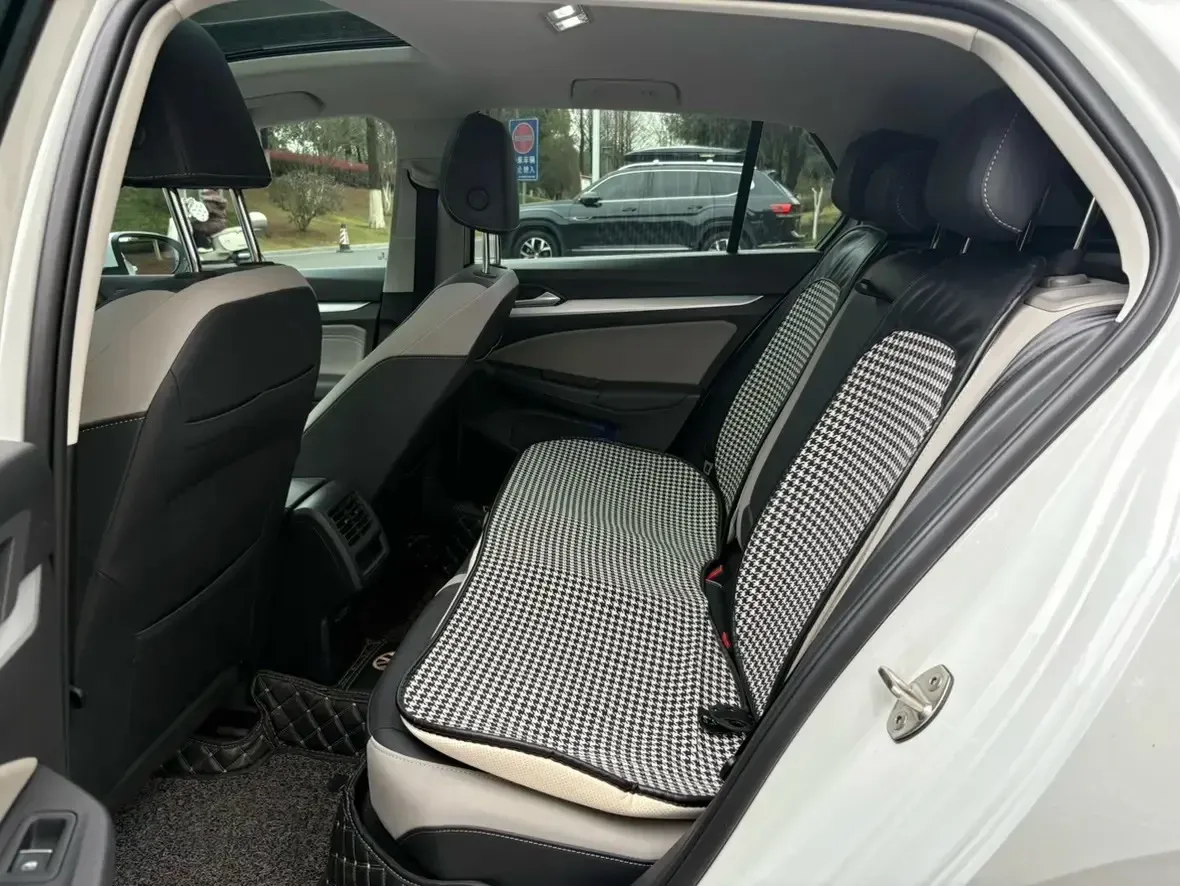 2023 Volkswagen Golf 1.4T 150HP L4 7DCT,autocango,china used car exporter,china ev exporter,chinese used car exporter,chinese used ev exporter