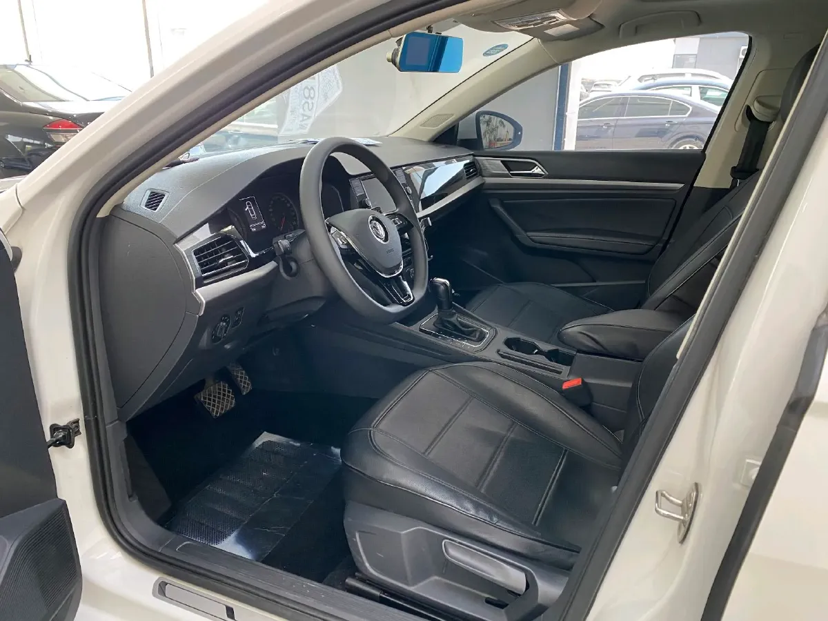 2018 Skoda Karoq 1.4T 150HP L4 7DCT,autocango,china used car exporter,china ev exporter,chinese used car exporter,chinese used ev exporter