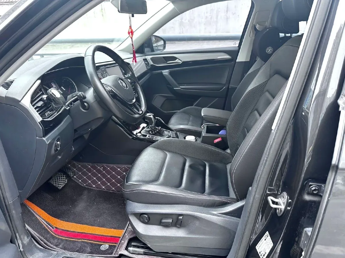 2019 Jeep Cherokee 2.0T 234HP L4 9AT,autocango,china used car exporter,china ev exporter,chinese used car exporter,chinese used ev exporter