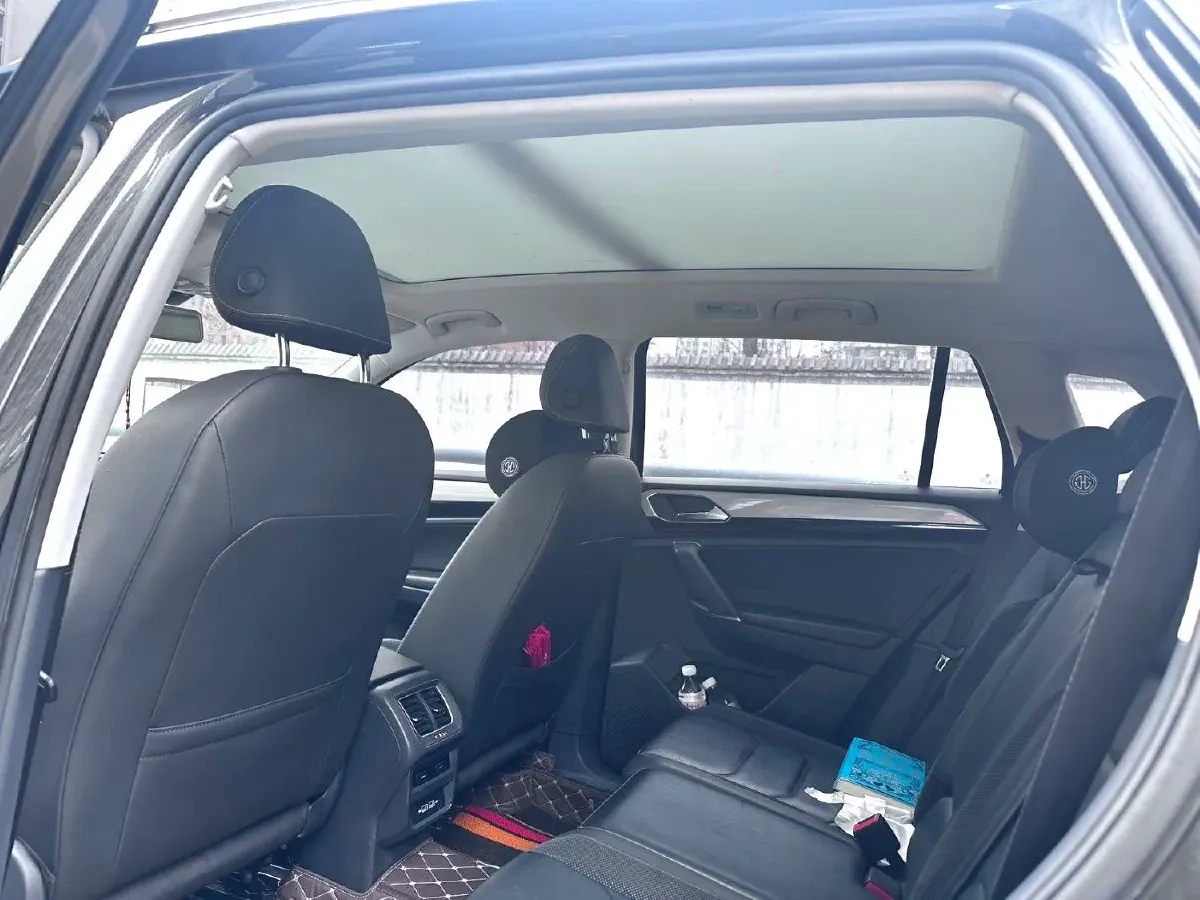 2019 Jeep Cherokee 2.0T 234HP L4 9AT,autocango,china used car exporter,china ev exporter,chinese used car exporter,chinese used ev exporter