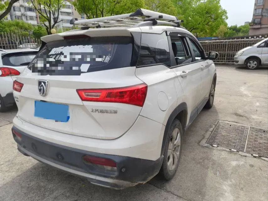 2021 BaoJun 530 1.5T 147HP L4 6MT,autocango,china used car exporter,china ev exporter,chinese used car exporter,chinese used ev exporter