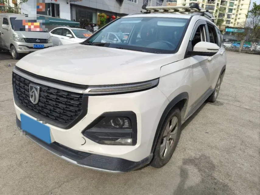 2021 BaoJun 530 1.5T 147HP L4 6MT,autocango,china used car exporter,china ev exporter,chinese used car exporter,chinese used ev exporter