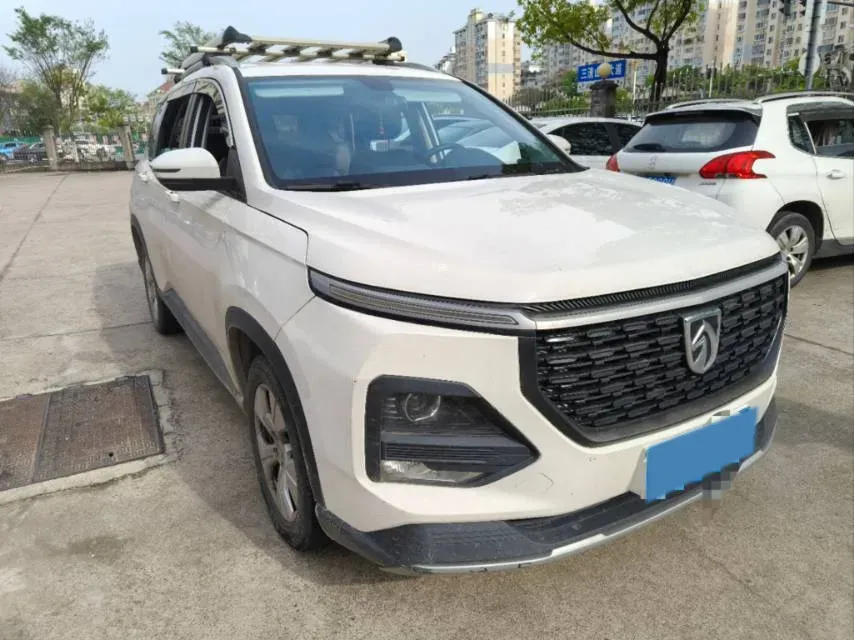2021 BaoJun 530 1.5T 147HP L4 6MT,autocango,china used car exporter,china ev exporter,chinese used car exporter,chinese used ev exporter