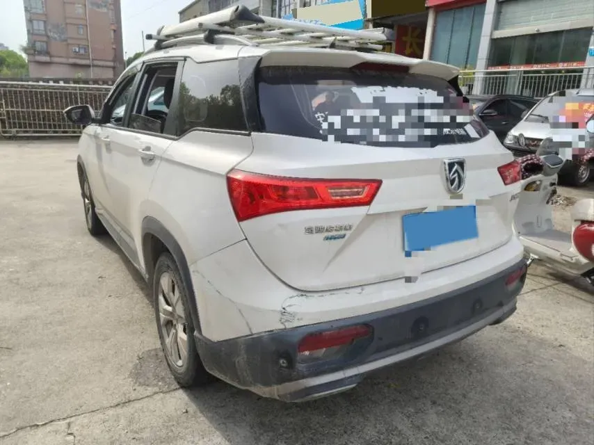 2021 BaoJun 530 1.5T 147HP L4 6MT,autocango,china used car exporter,china ev exporter,chinese used car exporter,chinese used ev exporter