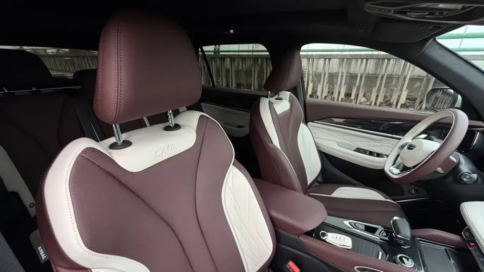 2021 Geely Monjaro 2.0T 218HP L4 7DCT,autocango,china used car exporter,china ev exporter,chinese used car exporter,chinese used ev exporter