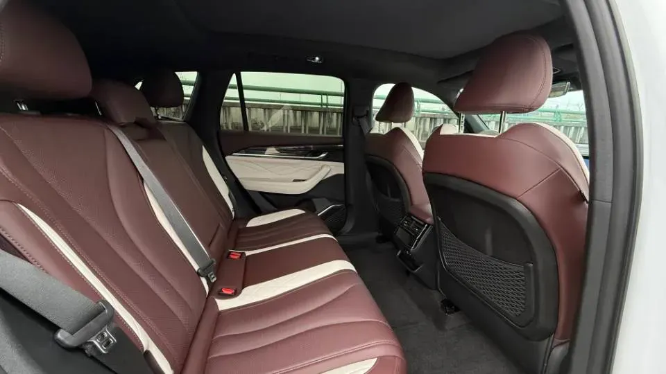 2021 Geely Monjaro 2.0T 218HP L4 7DCT,autocango,china used car exporter,china ev exporter,chinese used car exporter,chinese used ev exporter