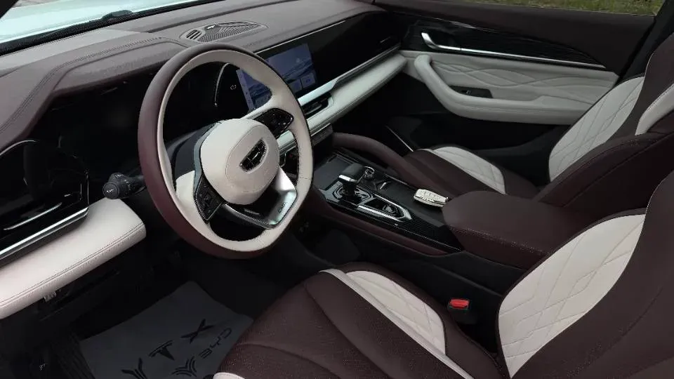 2021 Geely Monjaro 2.0T 218HP L4 7DCT,autocango,china used car exporter,china ev exporter,chinese used car exporter,chinese used ev exporter