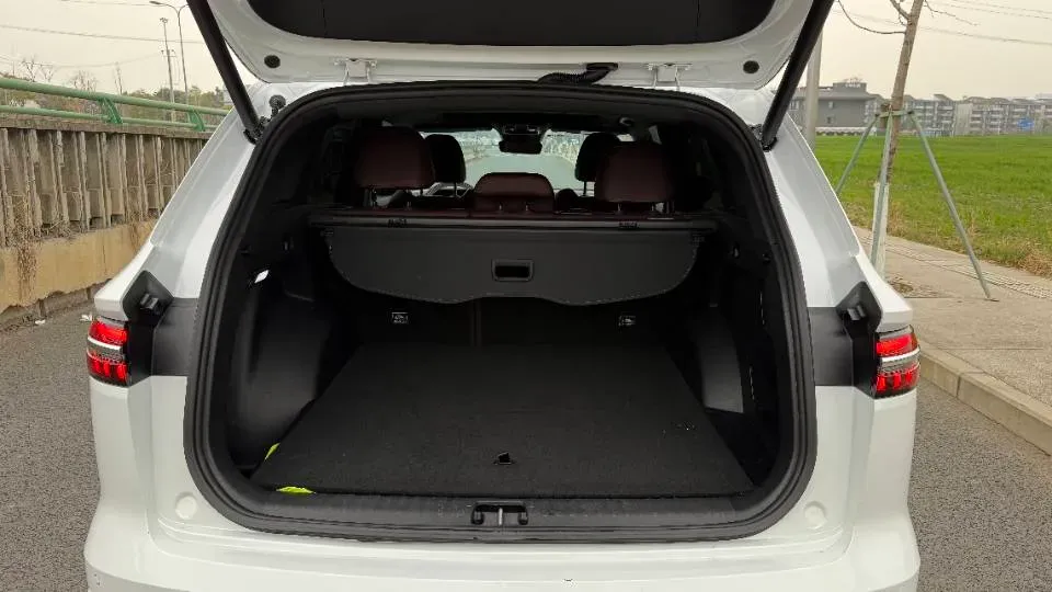 2021 Geely Monjaro 2.0T 218HP L4 7DCT,autocango,china used car exporter,china ev exporter,chinese used car exporter,chinese used ev exporter