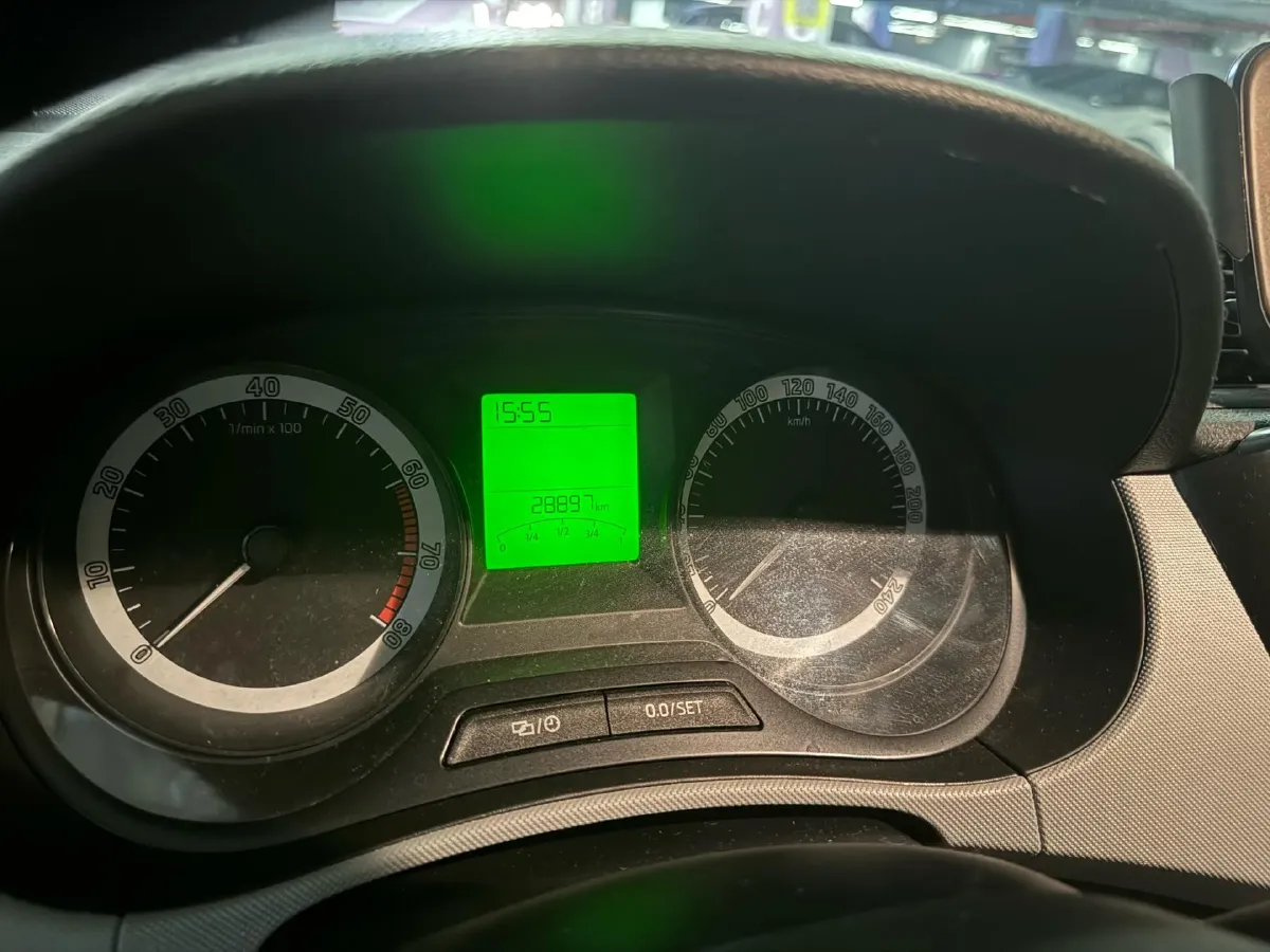 2017 Skoda Fabia 1.4L 90HP L4 6AT,autocango,china used car exporter,china ev exporter,chinese used car exporter,chinese used ev exporter