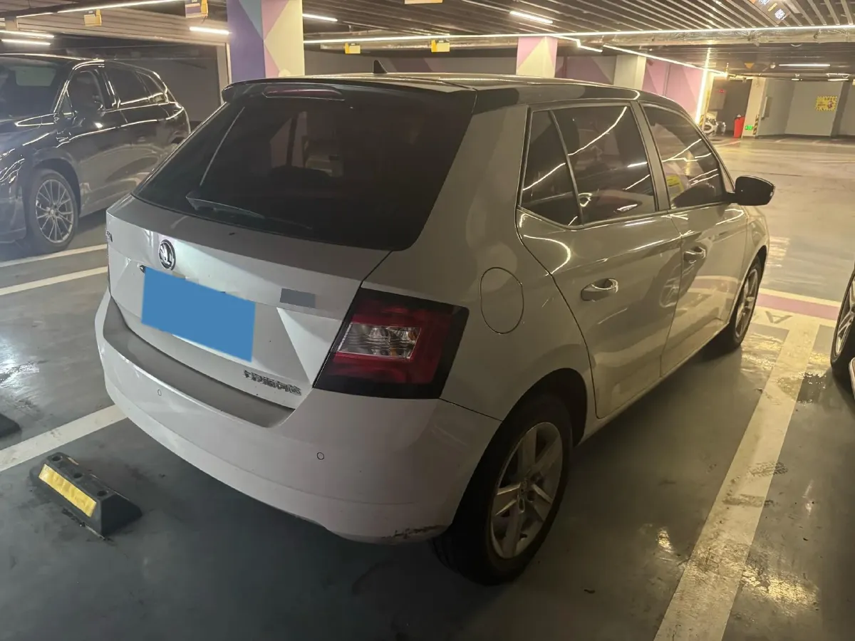 2017 Skoda Fabia 1.4L 90HP L4 6AT,autocango,china used car exporter,china ev exporter,chinese used car exporter,chinese used ev exporter