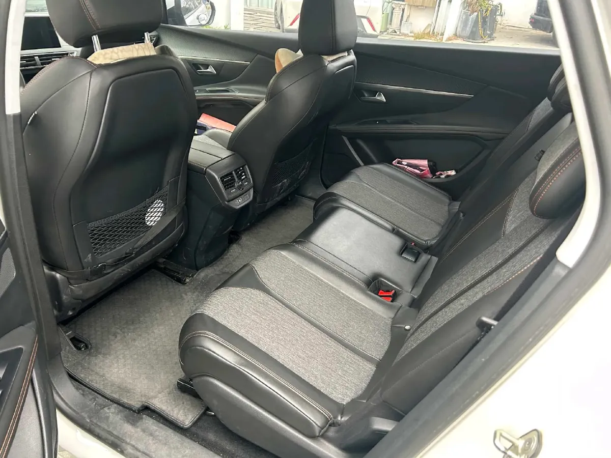 2017 Peugeot 5008 1.8T 204HP L4 6AT,autocango,china used car exporter,china ev exporter,chinese used car exporter,chinese used ev exporter