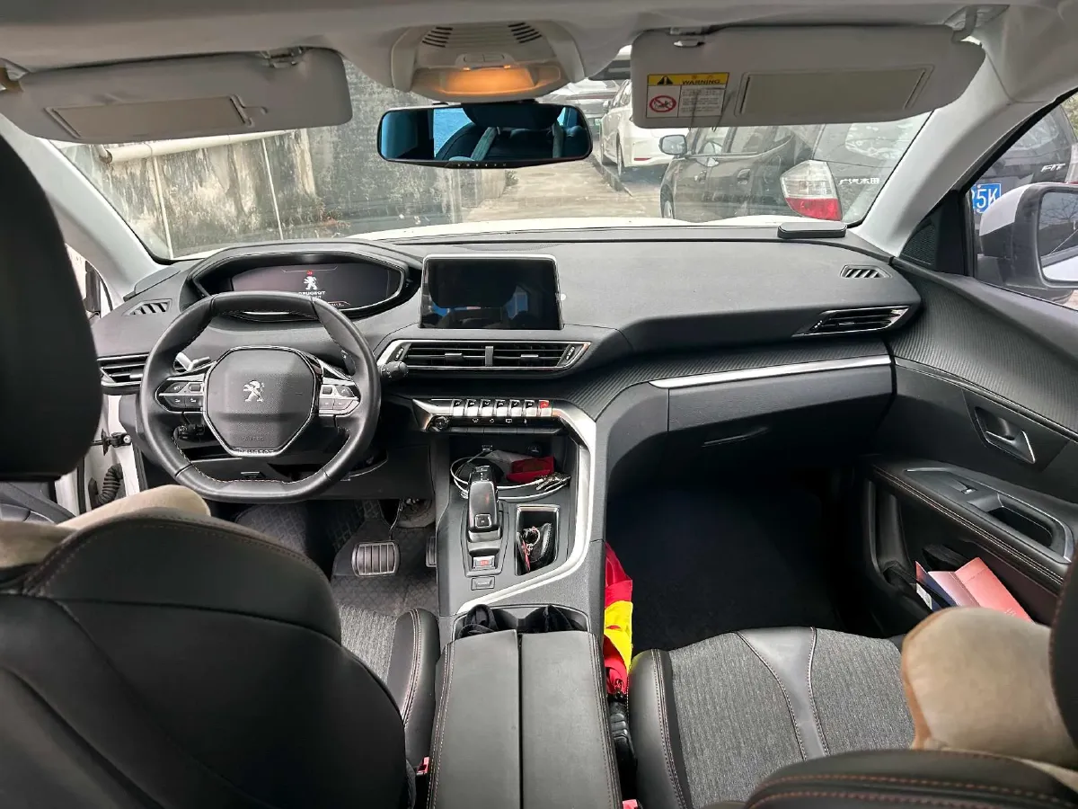 2017 Peugeot 5008 1.8T 204HP L4 6AT,autocango,china used car exporter,china ev exporter,chinese used car exporter,chinese used ev exporter