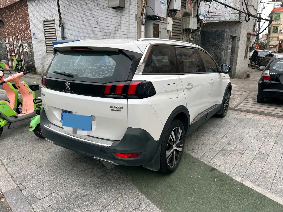 2017 Peugeot 5008 1.8T 204HP L4 6AT,autocango,china used car exporter,china ev exporter,chinese used car exporter,chinese used ev exporter