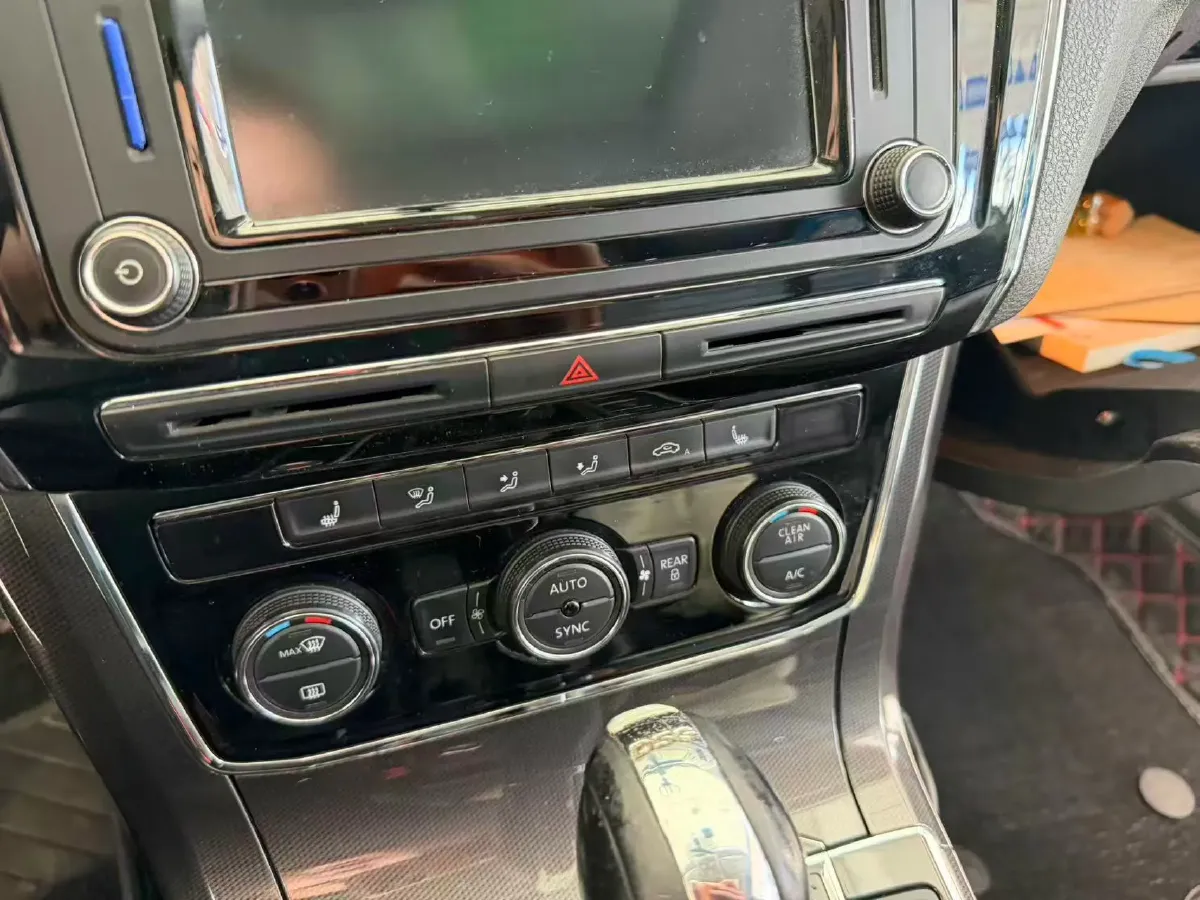 2017 Volkswagen Passat 1.8T 180HP L4 7DCT,autocango,china used car exporter,china ev exporter,chinese used car exporter,chinese used ev exporter