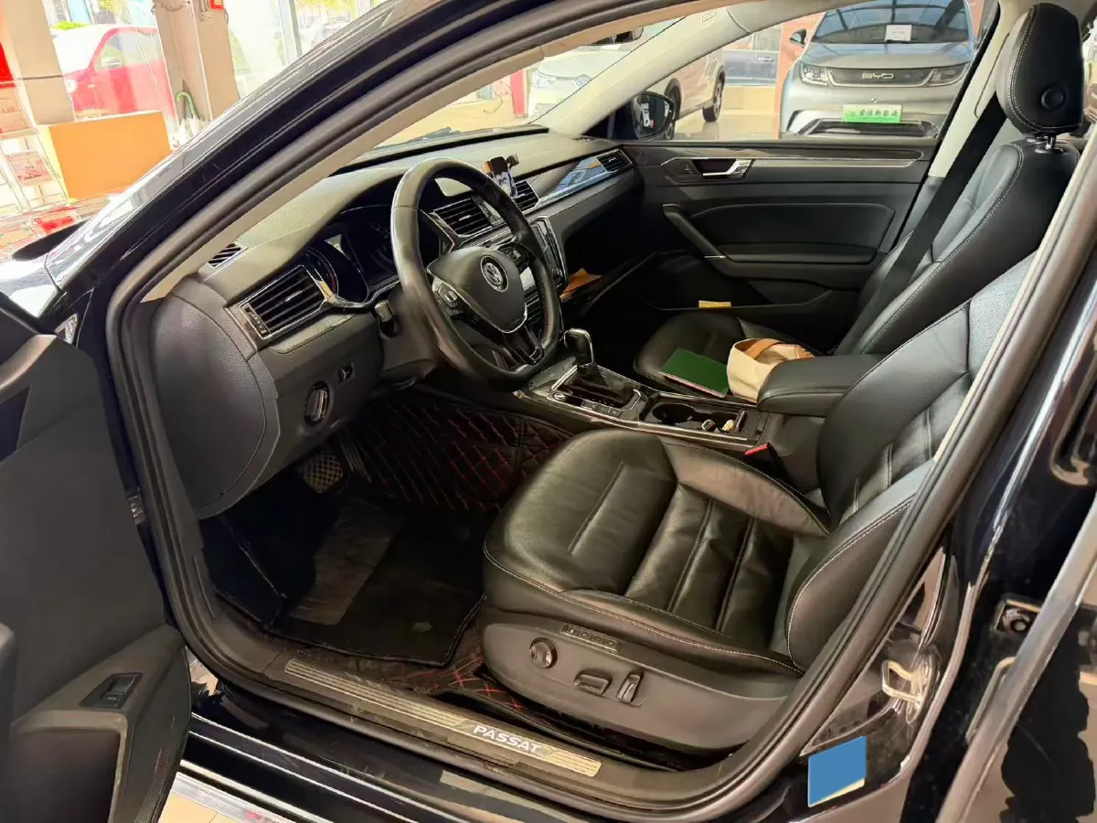 2017 Volkswagen Passat 1.8T 180HP L4 7DCT,autocango,china used car exporter,china ev exporter,chinese used car exporter,chinese used ev exporter