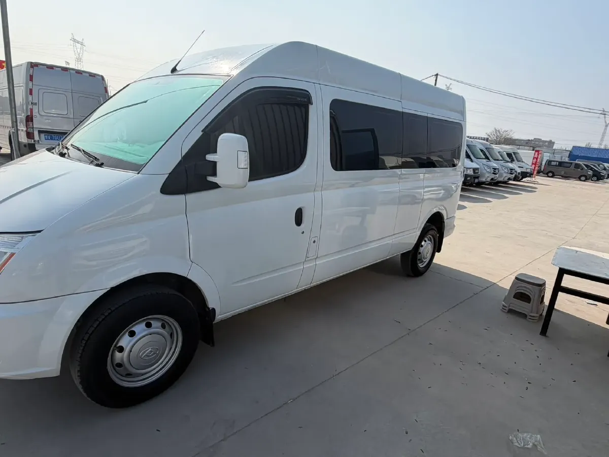 2023 MAXUS XinTu V80 2.0T 139HP L4 6MT,autocango,china used car exporter,china ev exporter,chinese used car exporter,chinese used ev exporter