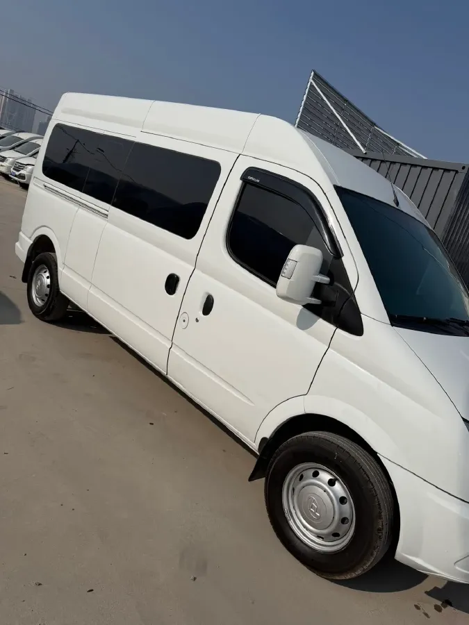 2023 MAXUS XinTu V80 2.0T 139HP L4 6MT,autocango,china used car exporter,china ev exporter,chinese used car exporter,chinese used ev exporter