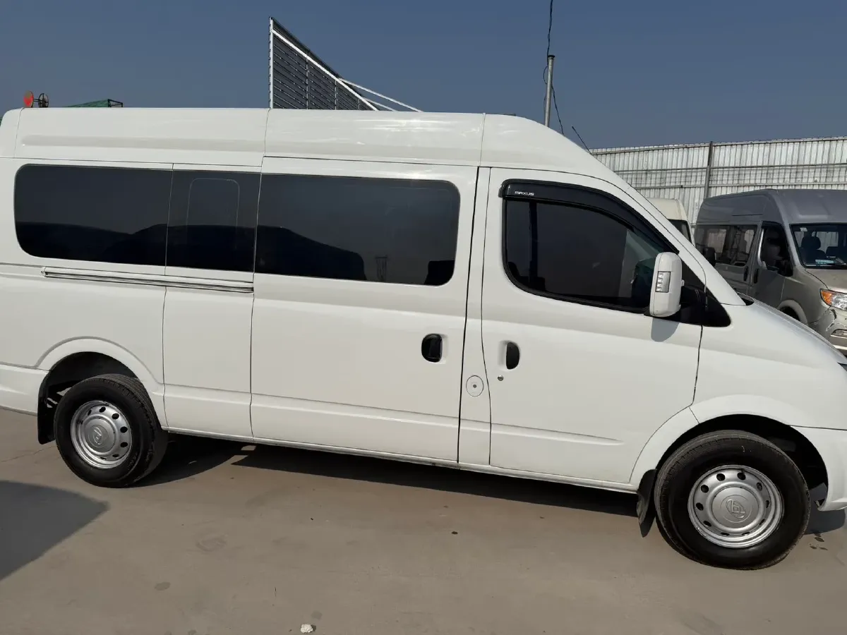 2023 MAXUS XinTu V80 2.0T 139HP L4 6MT,autocango,china used car exporter,china ev exporter,chinese used car exporter,chinese used ev exporter