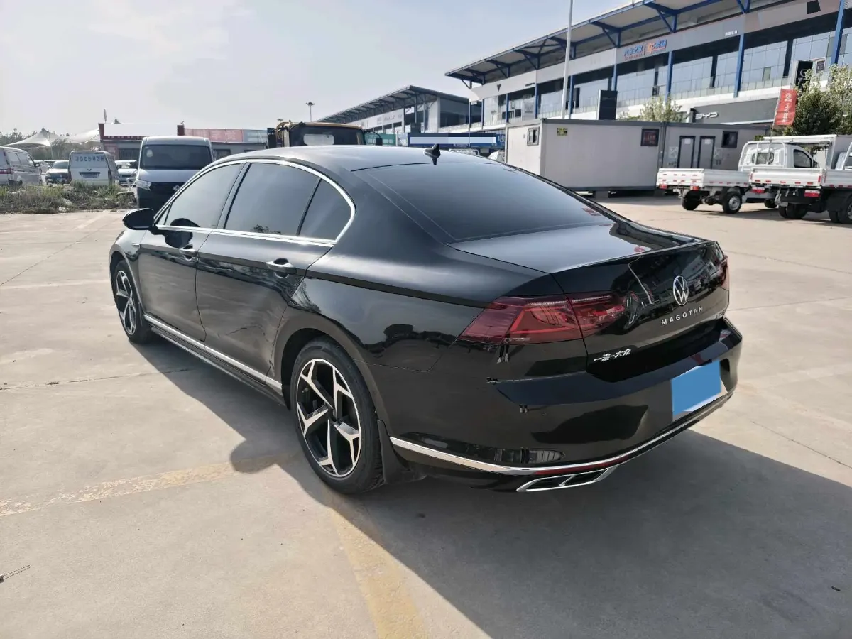 2023 Volkswagen Magotan 2.0T 220HP L4 7DCT,autocango,china used car exporter,china ev exporter,chinese used car exporter,chinese used ev exporter