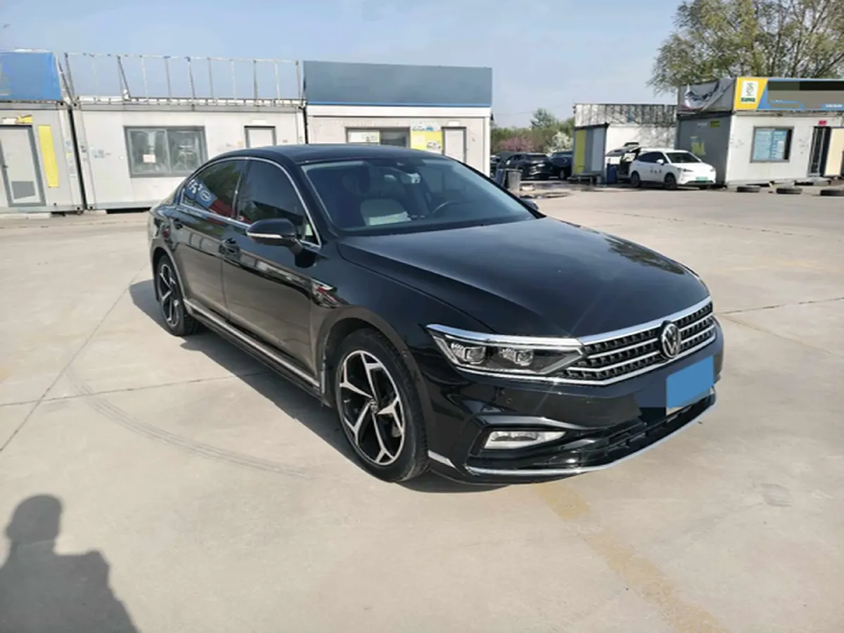 2023 Volkswagen Magotan 2.0T 220HP L4 7DCT,autocango,china used car exporter,china ev exporter,chinese used car exporter,chinese used ev exporter