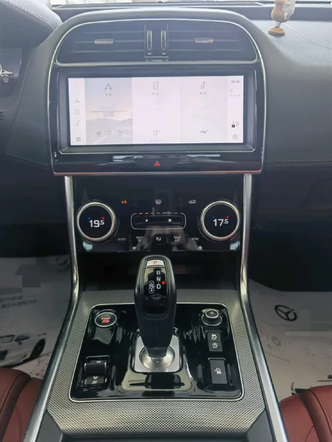 2022 Jaguar XEL 2.0T 250HP L4 8AT,autocango,china used car exporter,china ev exporter,chinese used car exporter,chinese used ev exporter