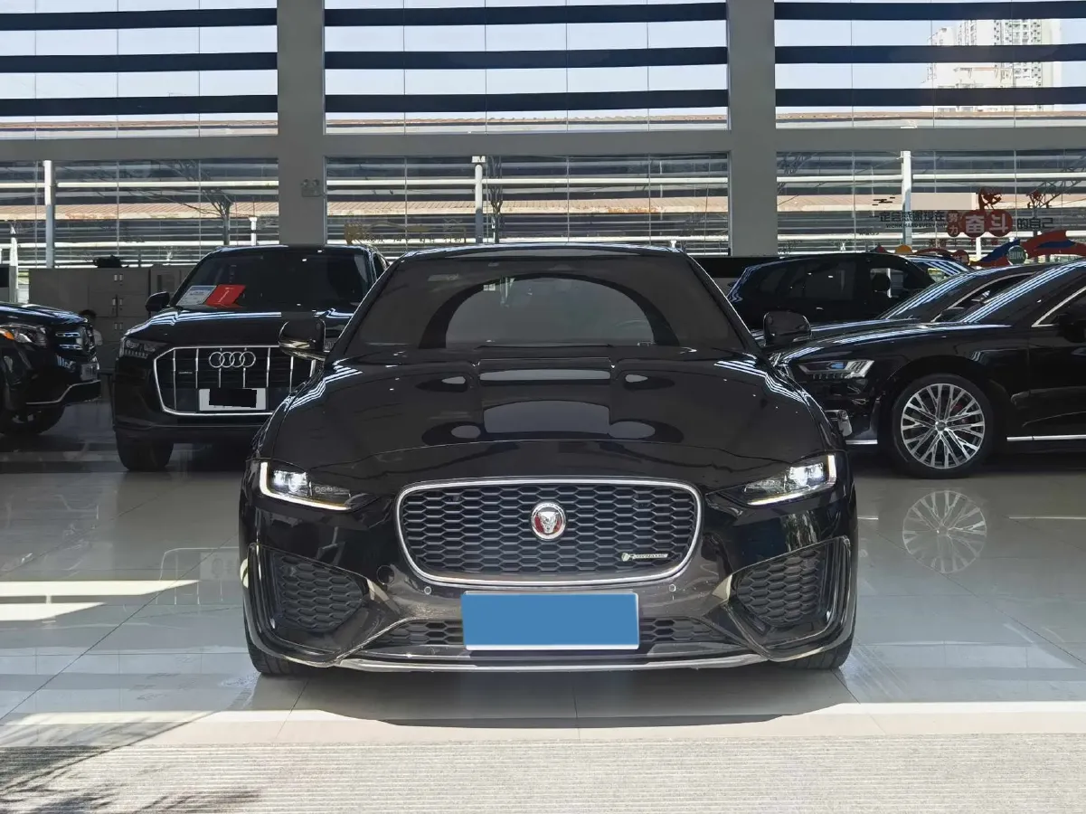 2022 Jaguar XEL 2.0T 250HP L4 8AT,autocango,china used car exporter,china ev exporter,chinese used car exporter,chinese used ev exporter