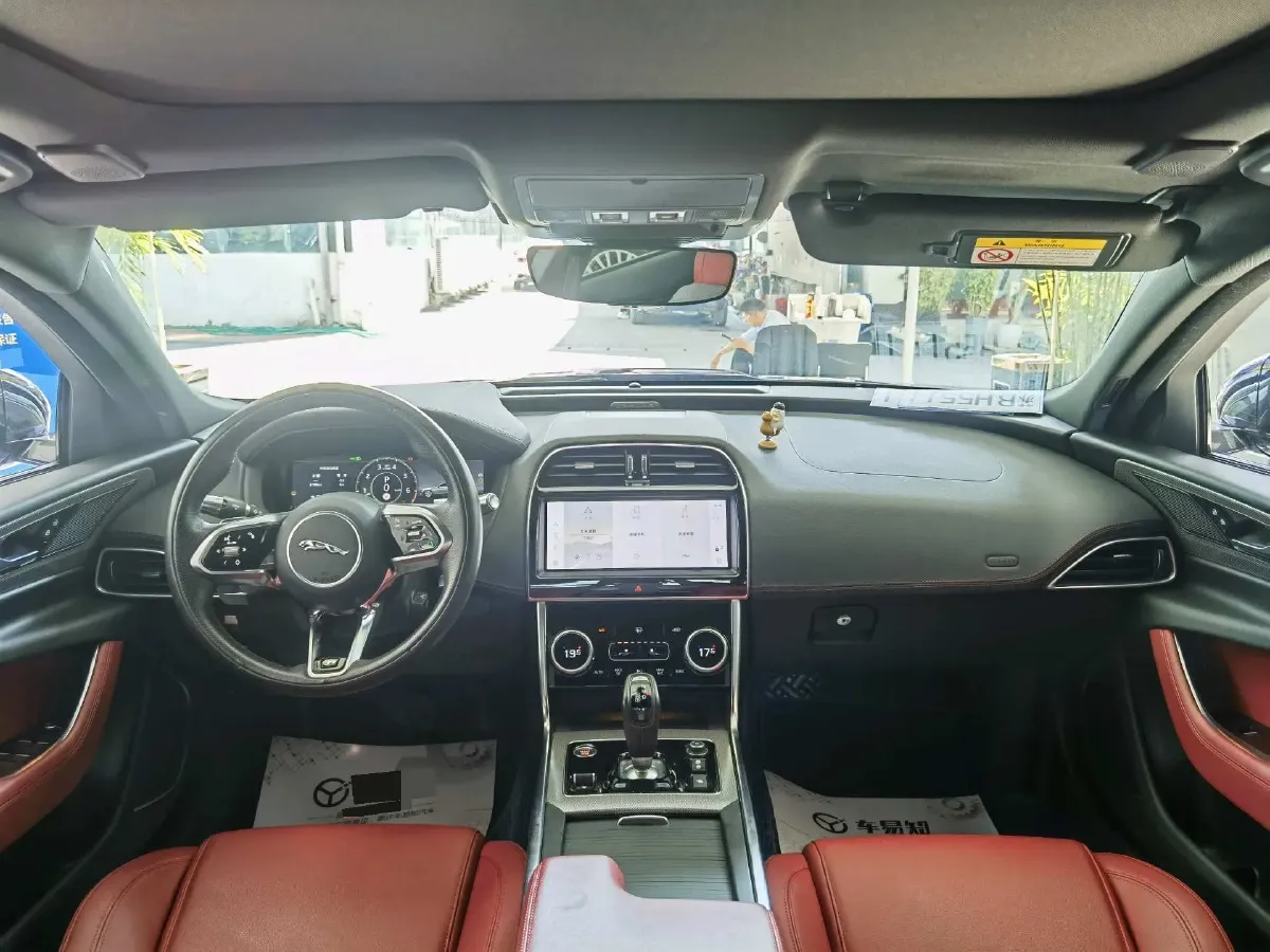 2022 Jaguar XEL 2.0T 250HP L4 8AT,autocango,china used car exporter,china ev exporter,chinese used car exporter,chinese used ev exporter