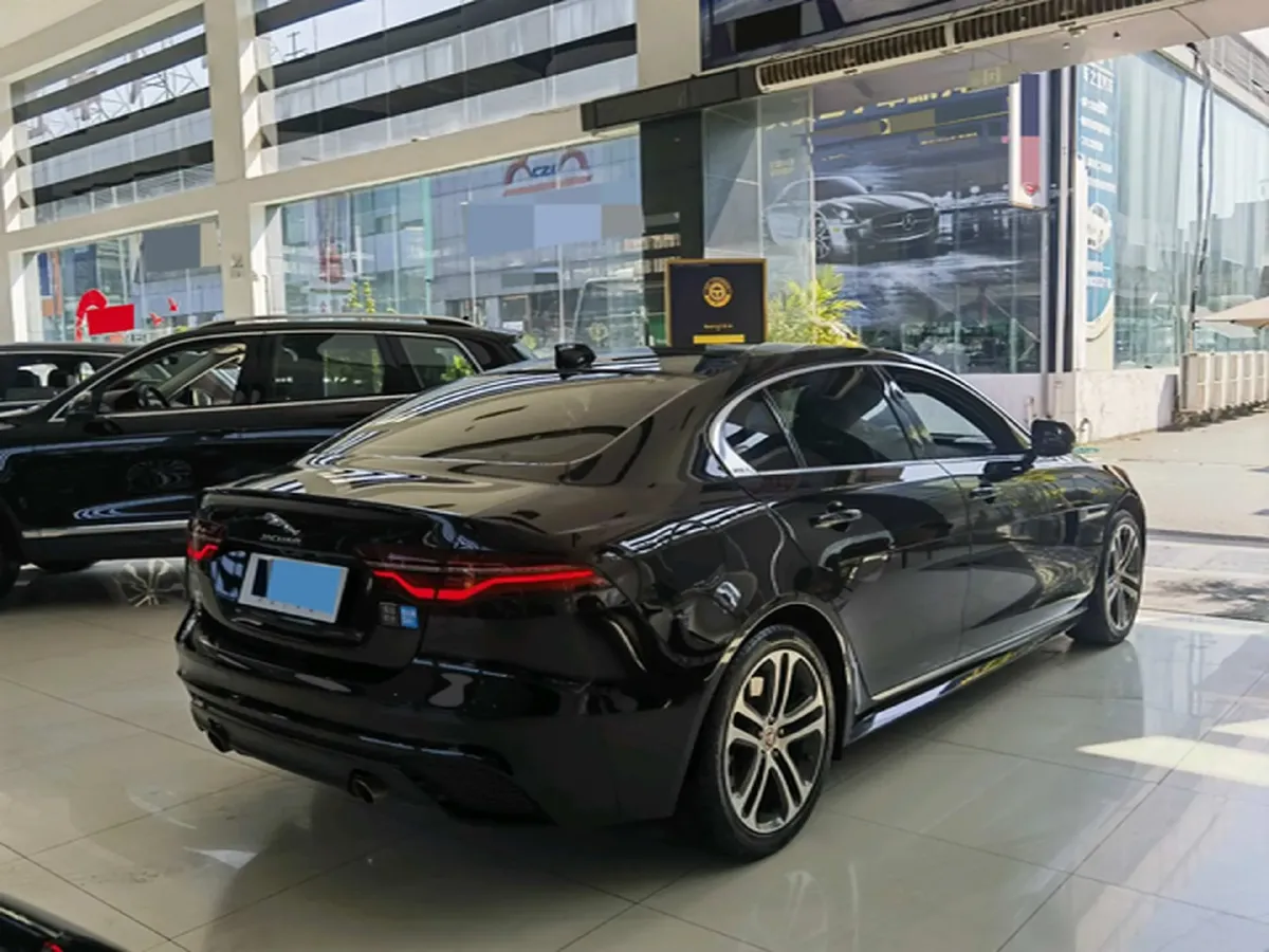 2022 Jaguar XEL 2.0T 250HP L4 8AT,autocango,china used car exporter,china ev exporter,chinese used car exporter,chinese used ev exporter