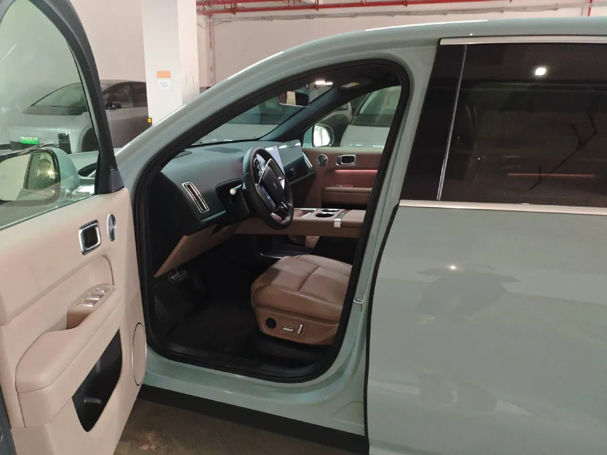 2025 Li L6 Range Extended 154HP L4 REEV,autocango,china used car exporter,china ev exporter,chinese used car exporter,chinese used ev exporter