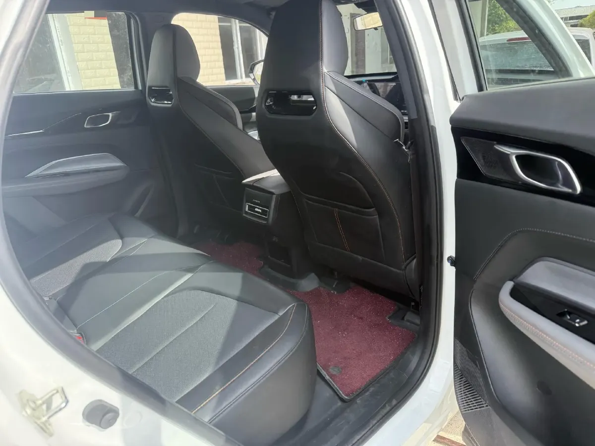 2023 ChangAn UNI-K iDD 1.5T 170HP L4 6TCT PHEV 28.39KWH,autocango,china used car exporter,china ev exporter,chinese used car exporter,chinese used ev exporter