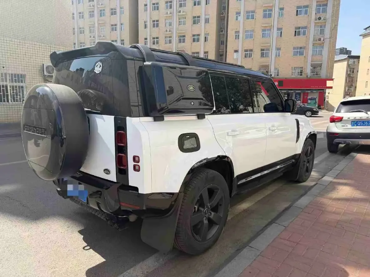 2023 Land Rover Defender 3.0T 400HP L6 8AT,autocango,china used car exporter,china ev exporter,chinese used car exporter,chinese used ev exporter
