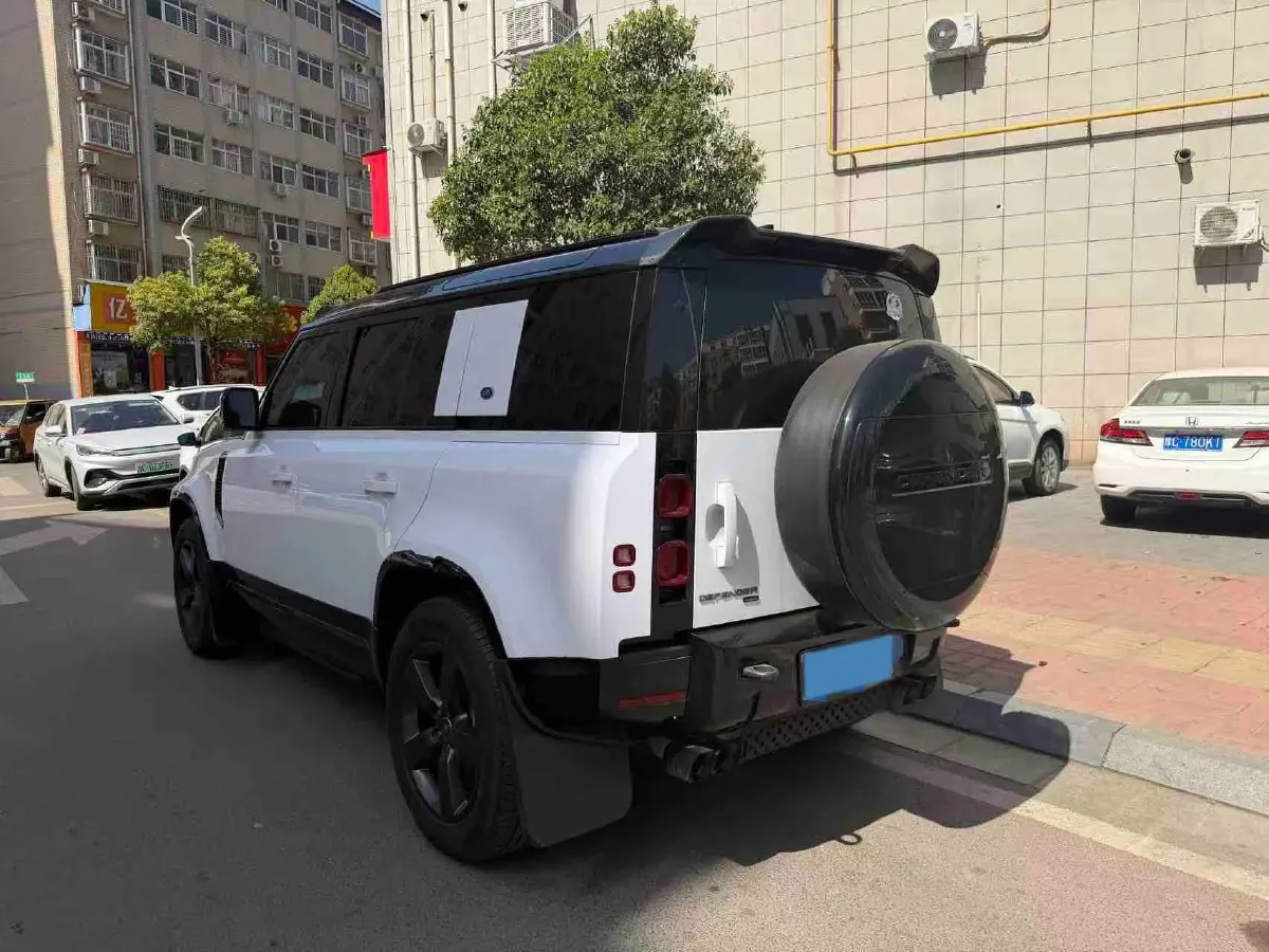 2023 Land Rover Defender 3.0T 400HP L6 8AT,autocango,china used car exporter,china ev exporter,chinese used car exporter,chinese used ev exporter