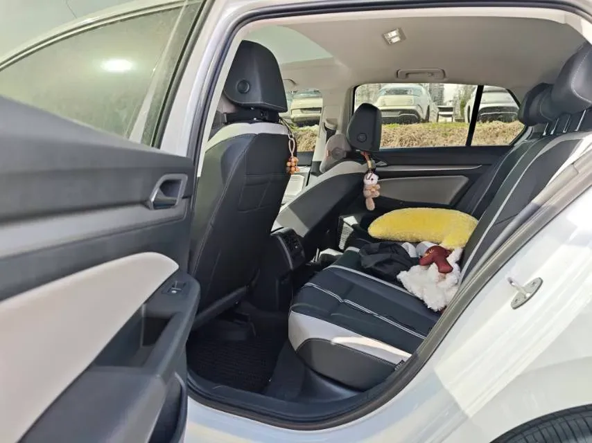 2025 Volkswagen Golf 1.5T 160HP L4 7DCT,autocango,china used car exporter,china ev exporter,chinese used car exporter,chinese used ev exporter
