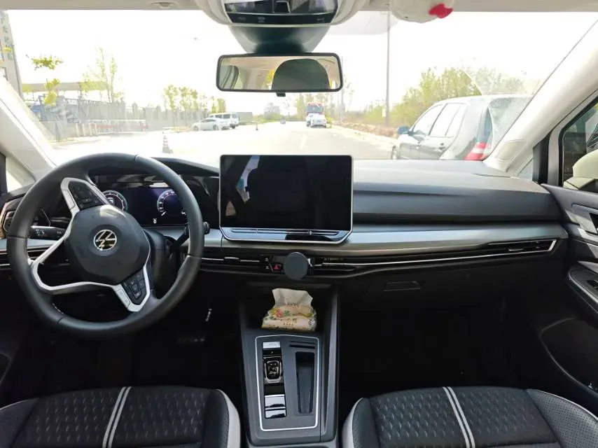 2025 Volkswagen Golf 1.5T 160HP L4 7DCT,autocango,china used car exporter,china ev exporter,chinese used car exporter,chinese used ev exporter