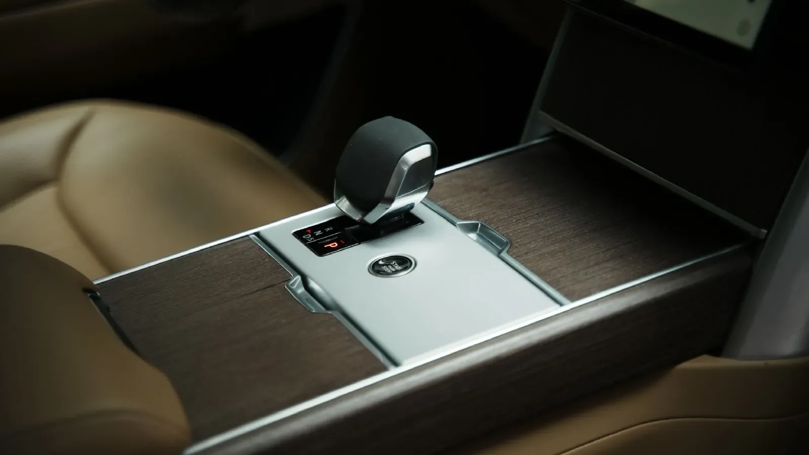 2024 Land Rover Range Rover 3.0T 400HP L6 8AT,autocango,china used car exporter,china ev exporter,chinese used car exporter,chinese used ev exporter