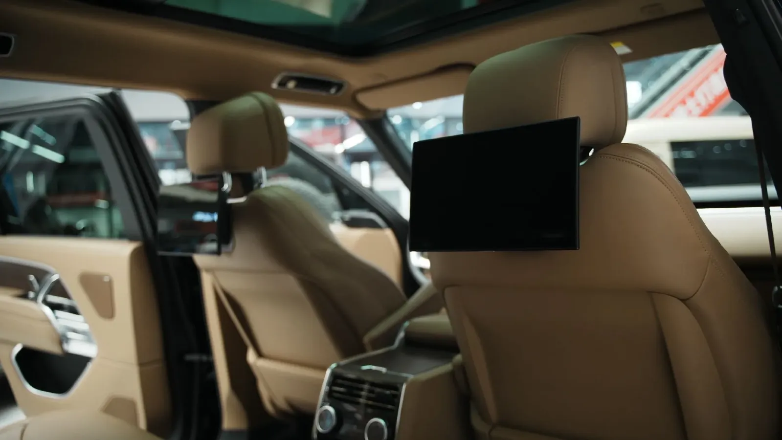 2024 Land Rover Range Rover 3.0T 400HP L6 8AT,autocango,china used car exporter,china ev exporter,chinese used car exporter,chinese used ev exporter