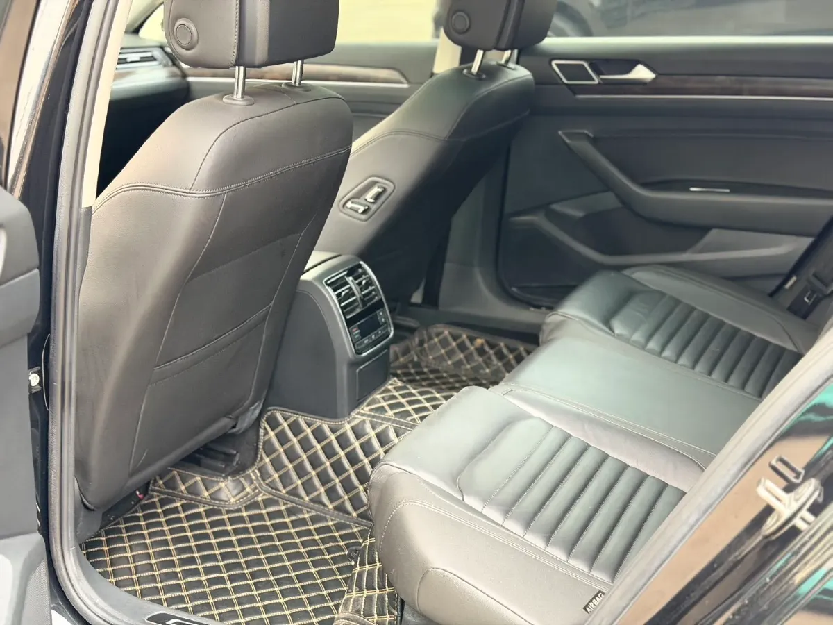 2019 Volkswagen Magotan 2.0T 186HP L4 7DCT,autocango,china used car exporter,china ev exporter,chinese used car exporter,chinese used ev exporter