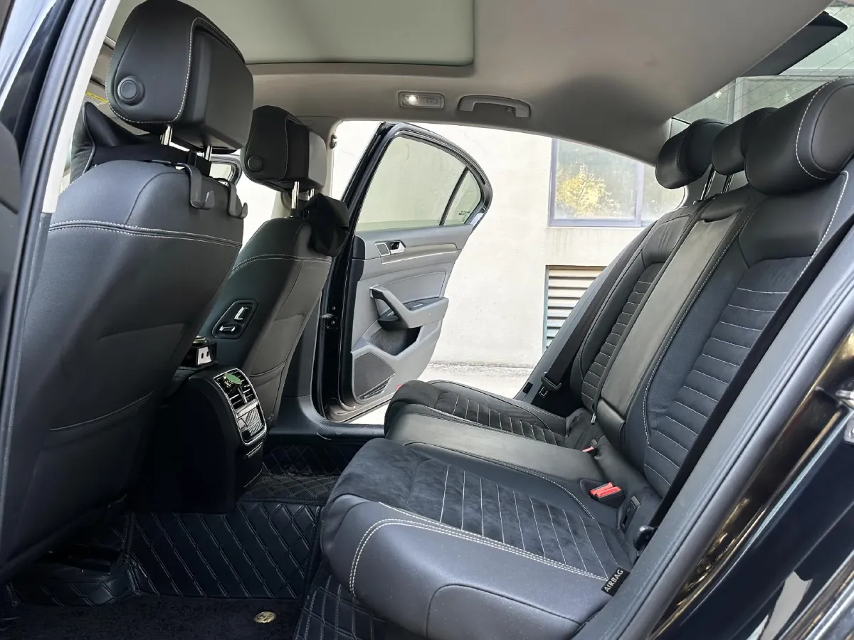 2020 Volkswagen Magotan 2.0T 186HP L4 7DCT,autocango,china used car exporter,china ev exporter,chinese used car exporter,chinese used ev exporter