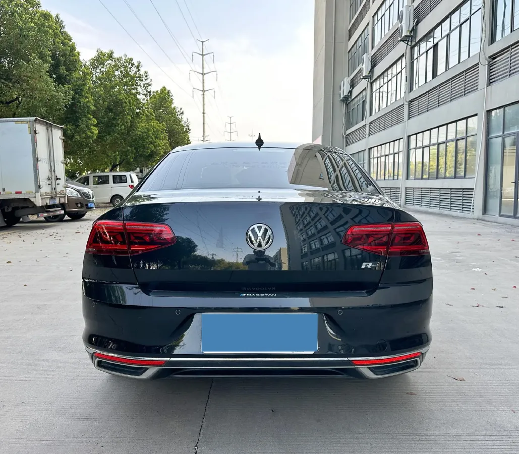 2020 Volkswagen Magotan 2.0T 186HP L4 7DCT,autocango,china used car exporter,china ev exporter,chinese used car exporter,chinese used ev exporter