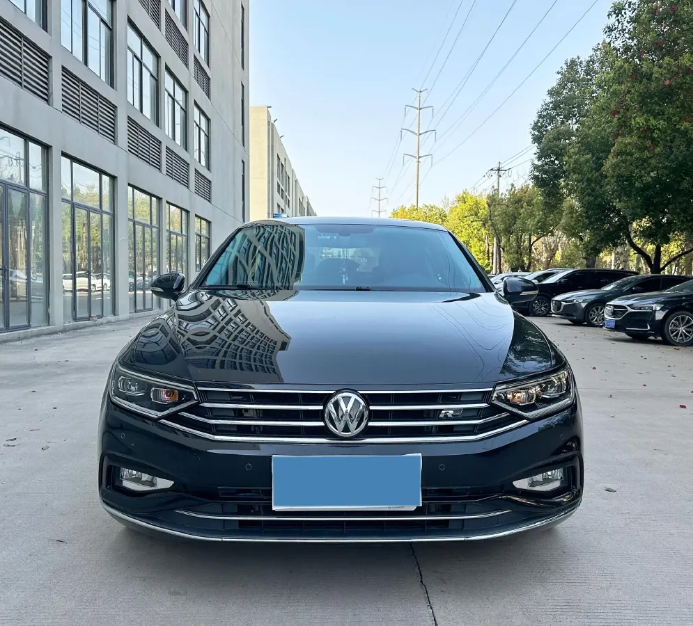 2020 Volkswagen Magotan 2.0T 186HP L4 7DCT,autocango,china used car exporter,china ev exporter,chinese used car exporter,chinese used ev exporter