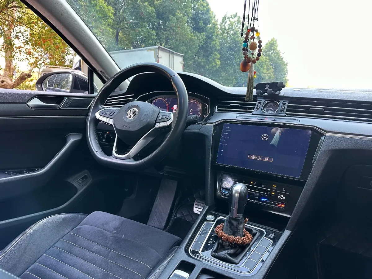 2020 Volkswagen Magotan 2.0T 186HP L4 7DCT,autocango,china used car exporter,china ev exporter,chinese used car exporter,chinese used ev exporter