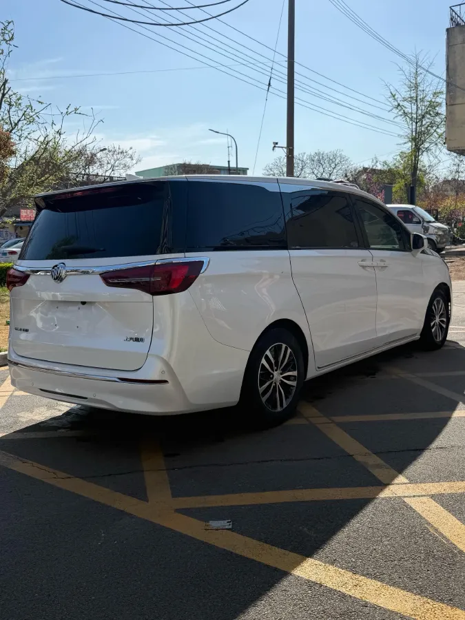 2023 Buick GL8 2.0T 237HP L4 9AT,autocango,china used car exporter,china ev exporter,chinese used car exporter,chinese used ev exporter