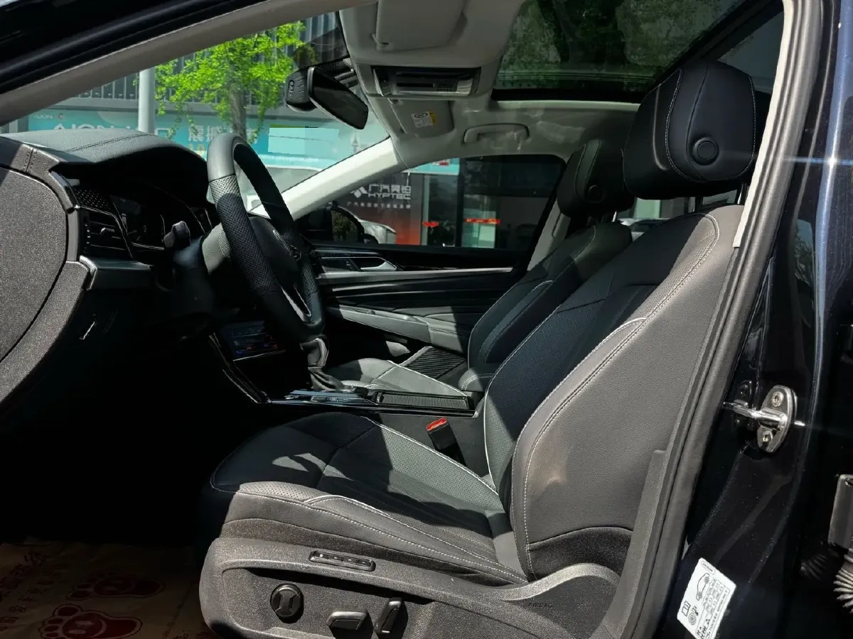 2024 Volkswagen Passat 2.0T 186HP L4 7DCT,autocango,china used car exporter,china ev exporter,chinese used car exporter,chinese used ev exporter