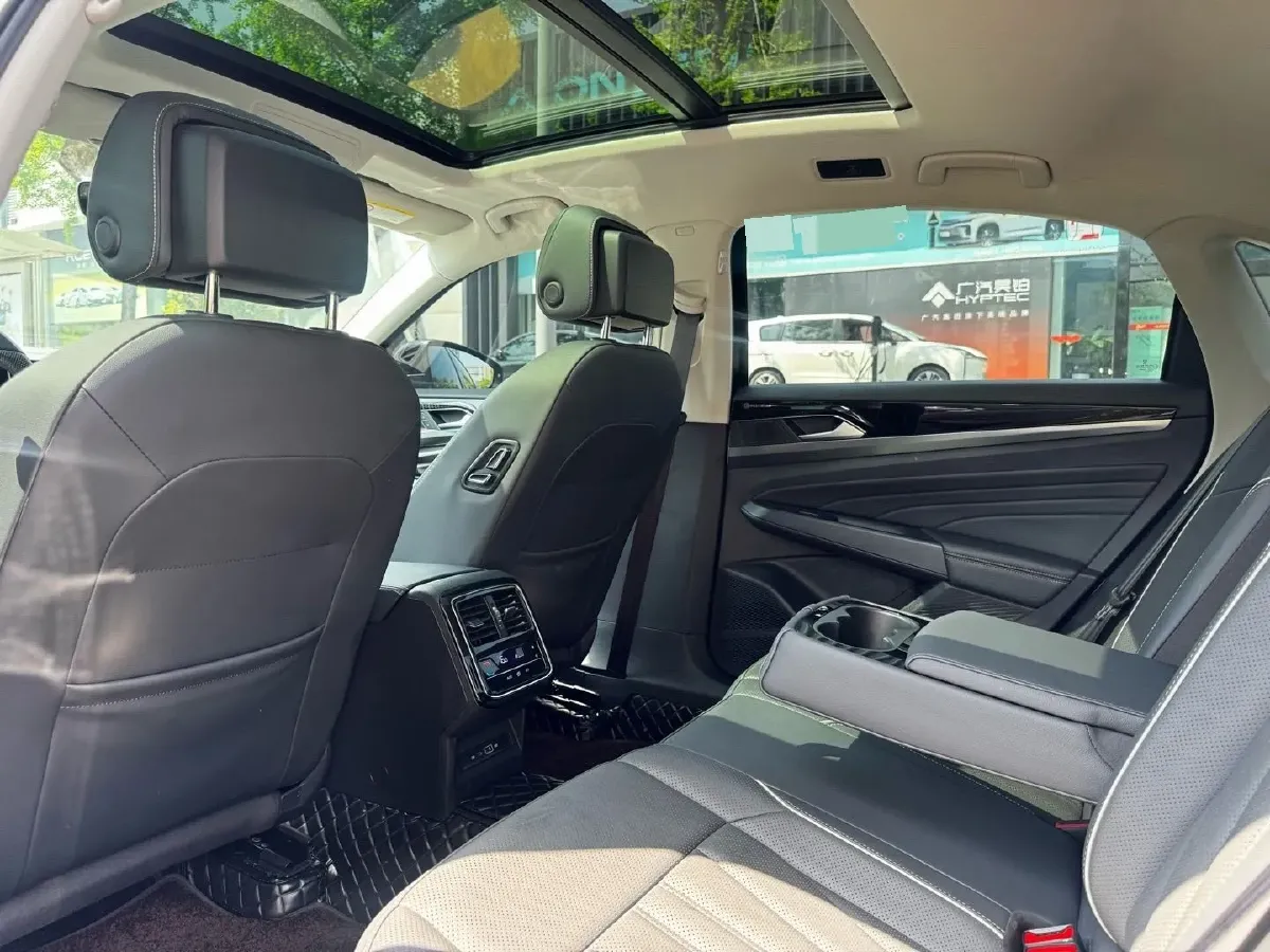 2024 Volkswagen Passat 2.0T 186HP L4 7DCT,autocango,china used car exporter,china ev exporter,chinese used car exporter,chinese used ev exporter